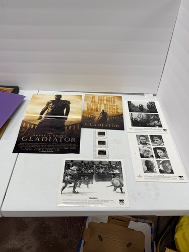 Gladiator 2000 press kit 35mm - press,